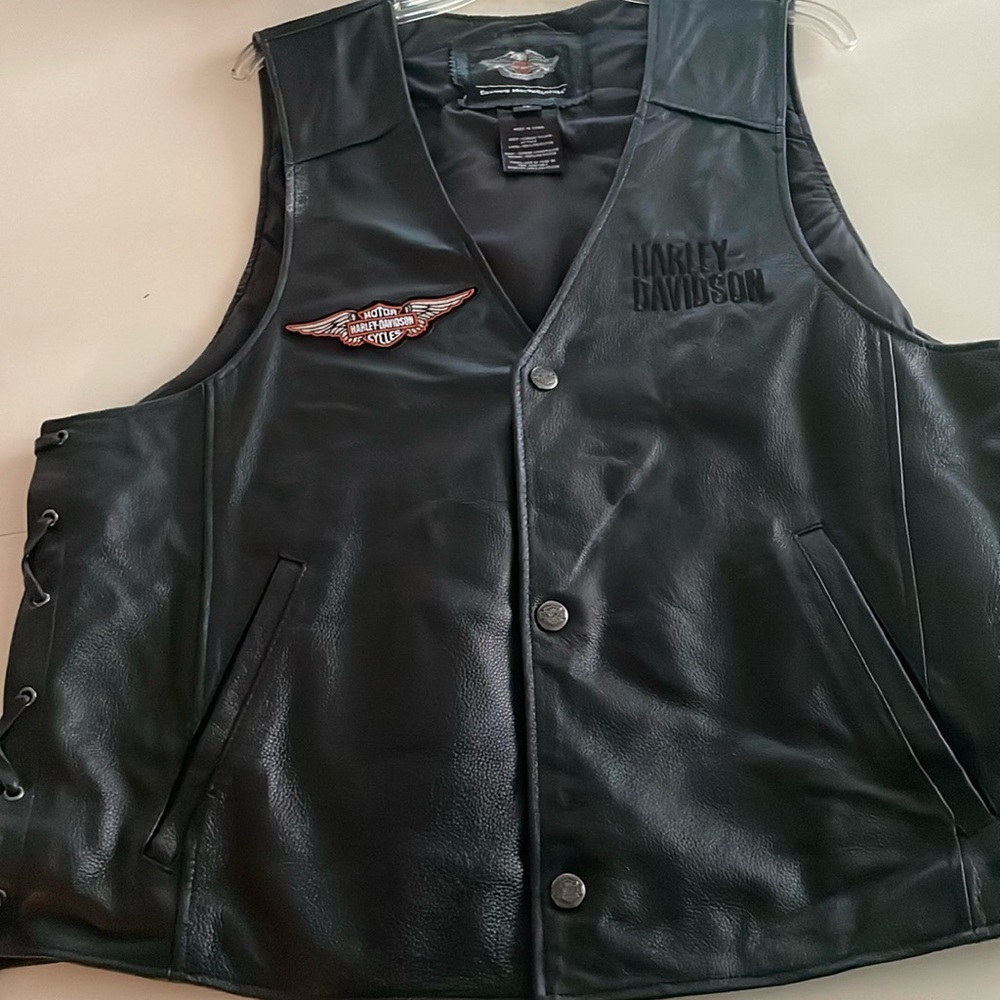 Harley Davidson Genuine Motor Clothes Leather vest. Size XL